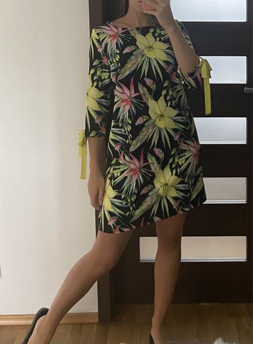 Sukienka w kwiaty