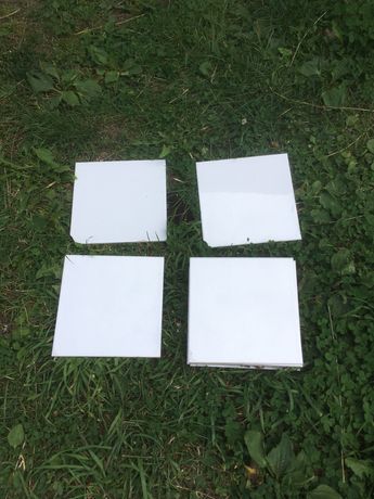 Kafelki z odzysku, 20 x 20 cm i 33,5 x 33,5 cm