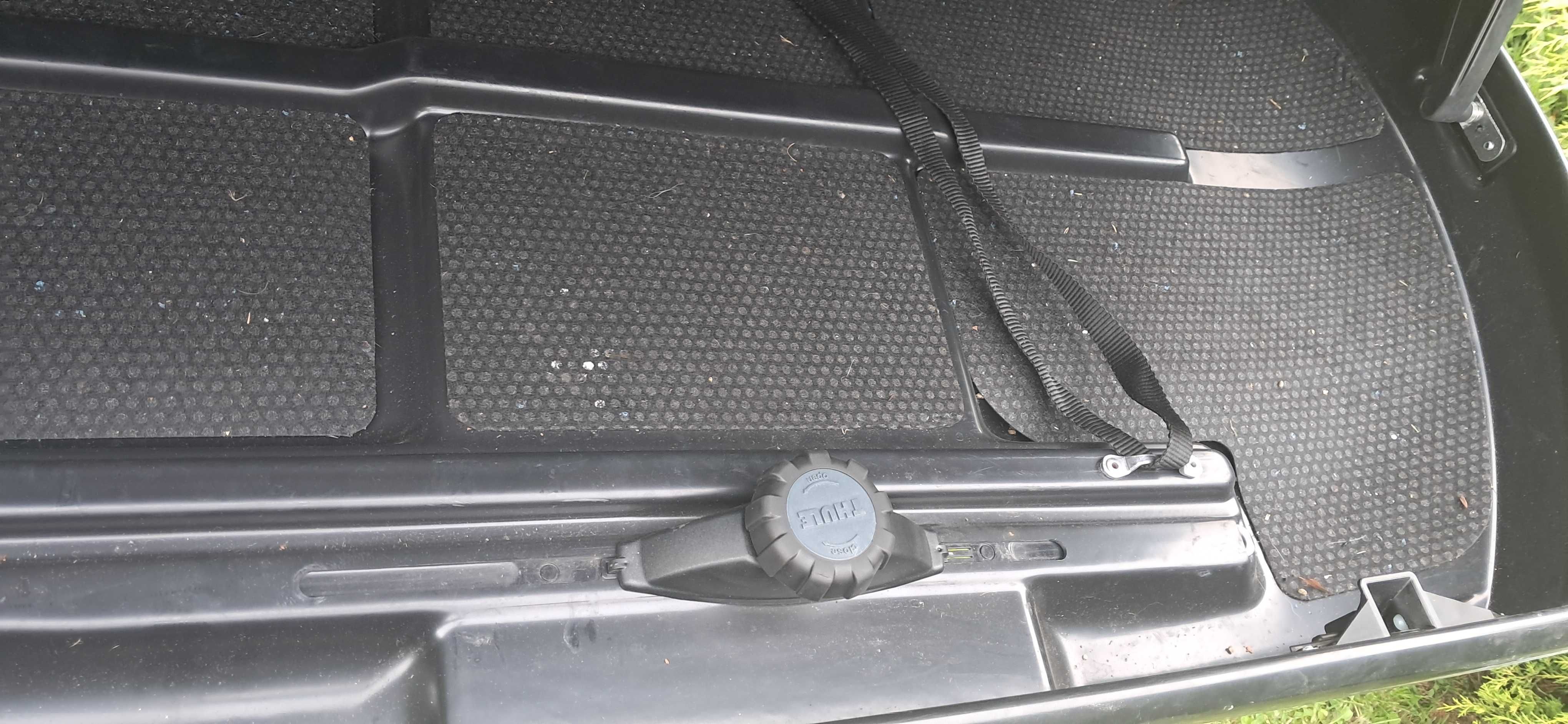Box dachowy Thule Dynamic 800 super stan bardzo cichy