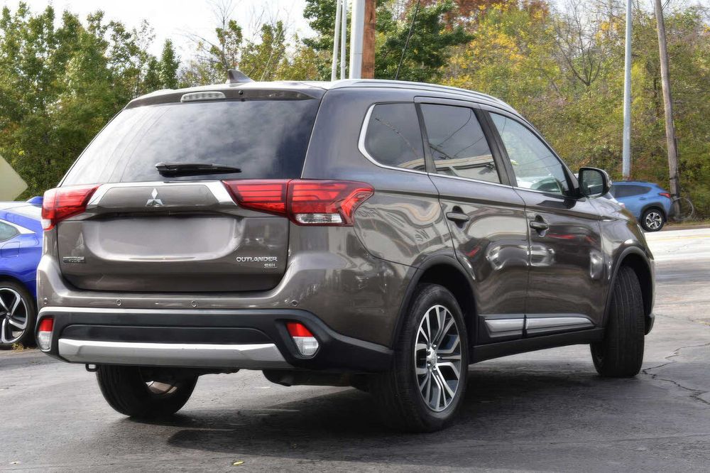 Mitsubishi Outlander      2018