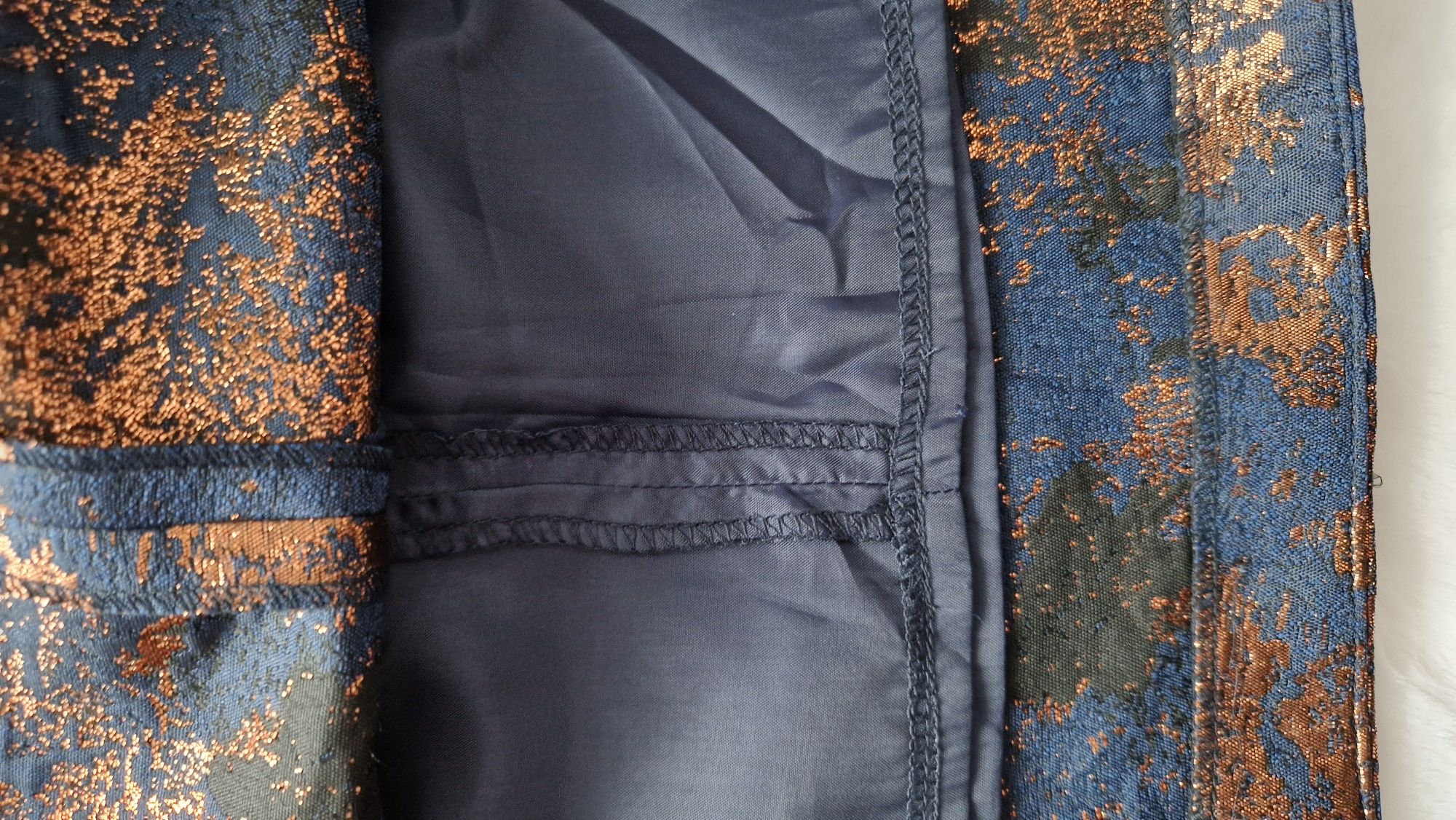 Błyszcząca elegancka złota krótka spódnica Warehouse, L-XL