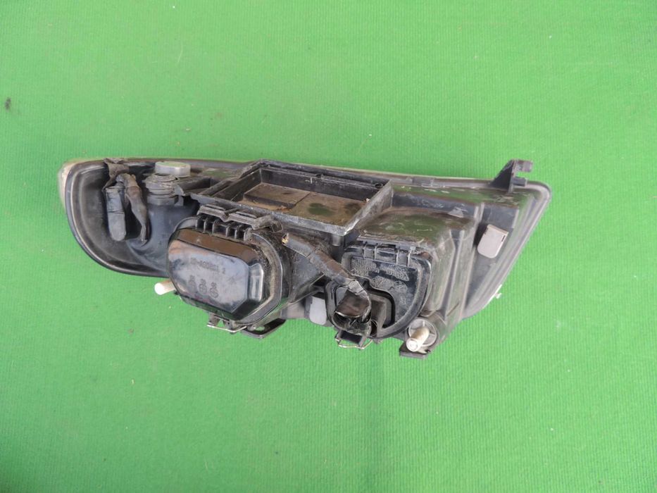Lampa przednia prawa europejska Audi A4 B5 LIFT 99,00,01