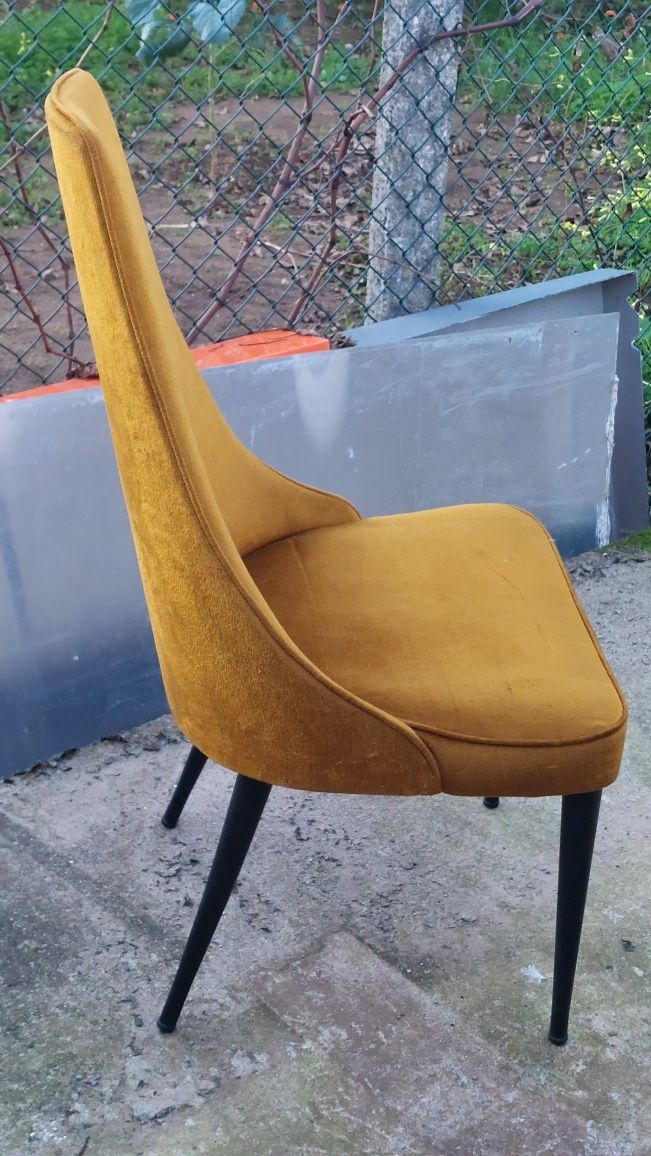 6 Cadeiras Vintage Revestidas com Veludo