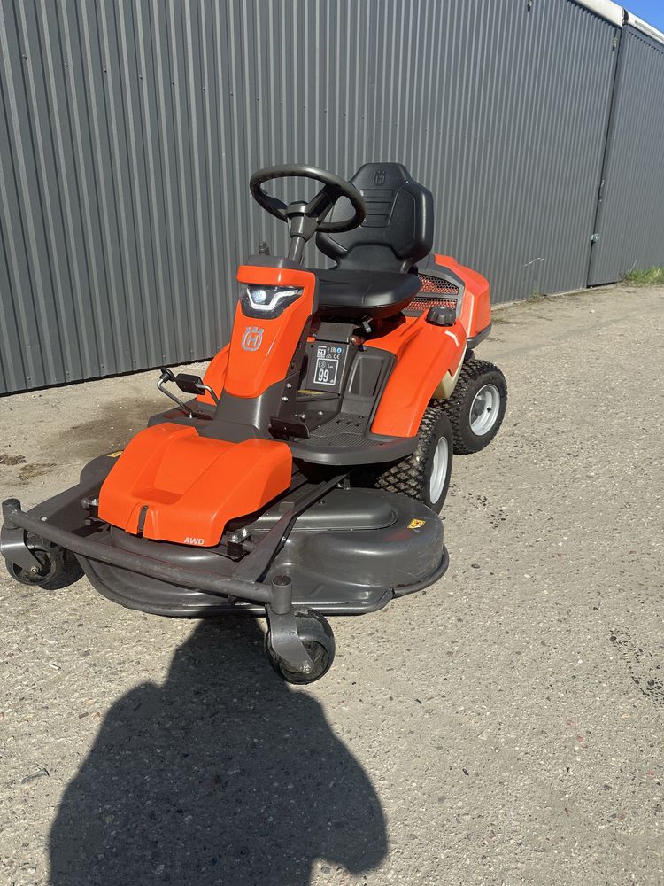 Profesjonalny traktorek kosiarka HUSQVARNA R320x AWD 2019r 4x4