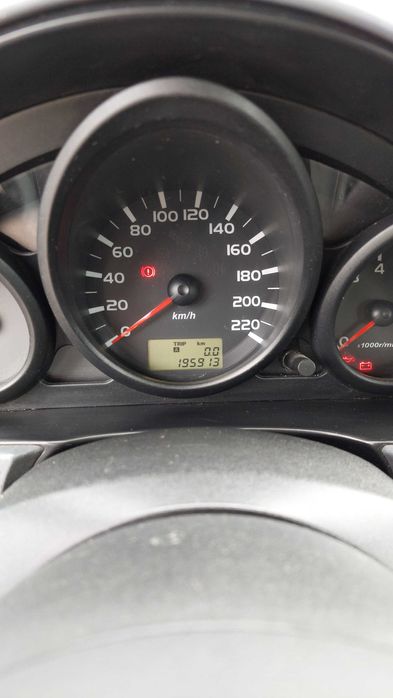 Mitsubishi Colt 1.1 2007 – Económico, fiável e em bom estado
