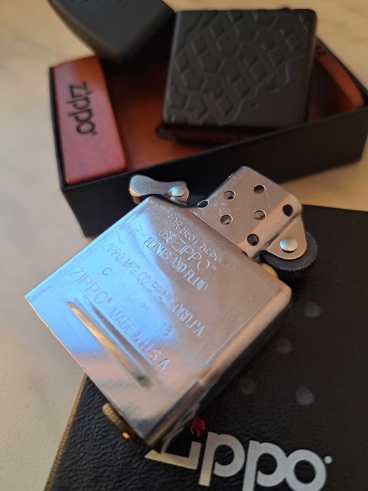 nowa Zippo Armor Tire Tread 28966, datowanie A 18