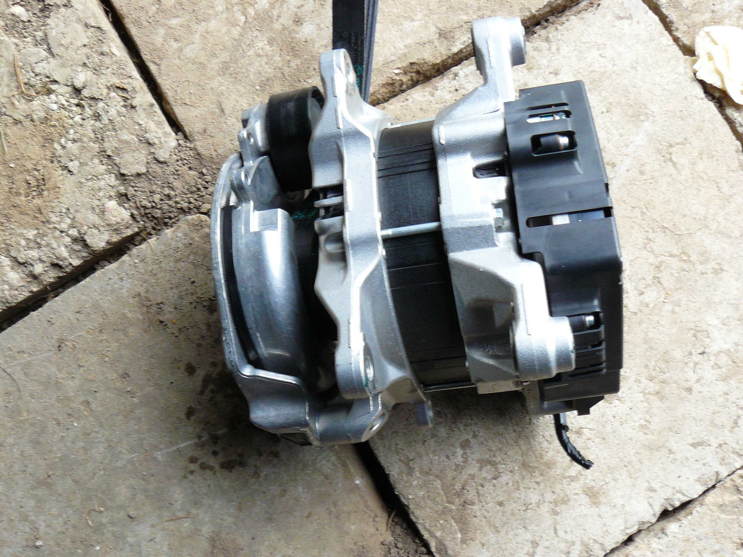 Alternator Mazda 3 bp cx-30 z napinaczem pasek