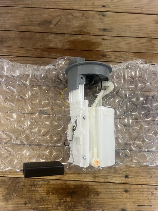 Паливний насос Magneti Marelli