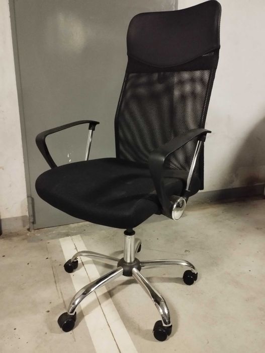 Biurko z krzesełkiem