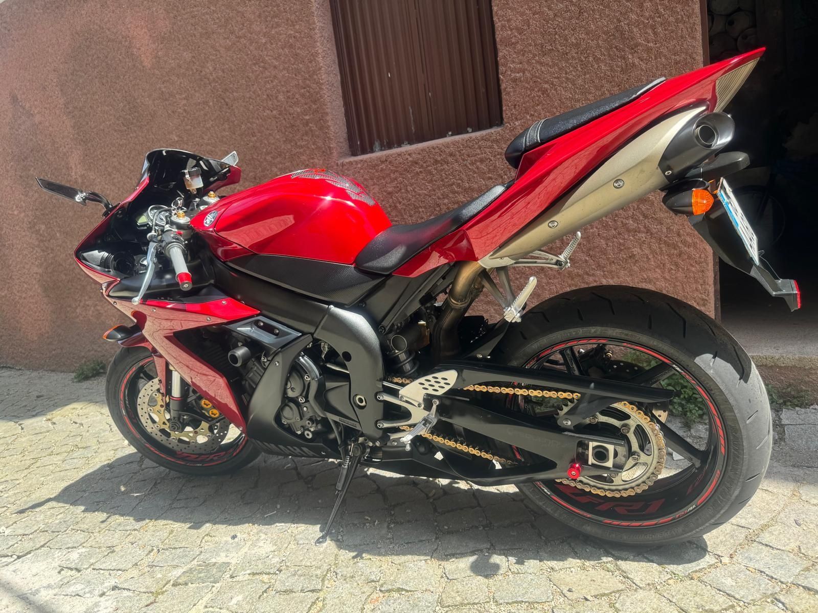 Yamaha R1 1000cc