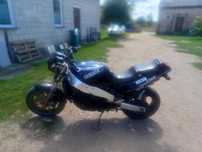 Motocykl Yamaha FZR 1000