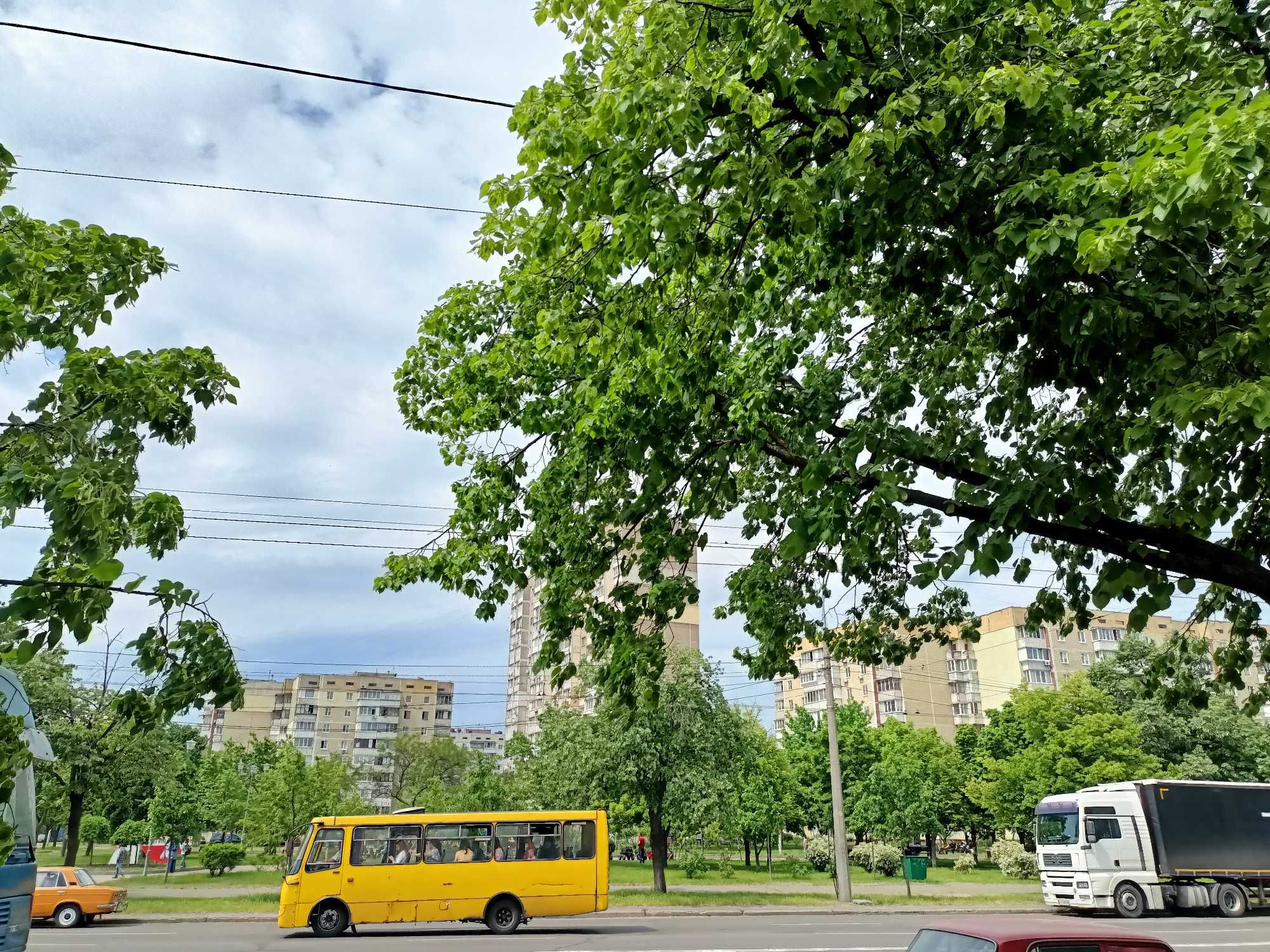Троєщина - центр без % + є біля залізничного вокзалу