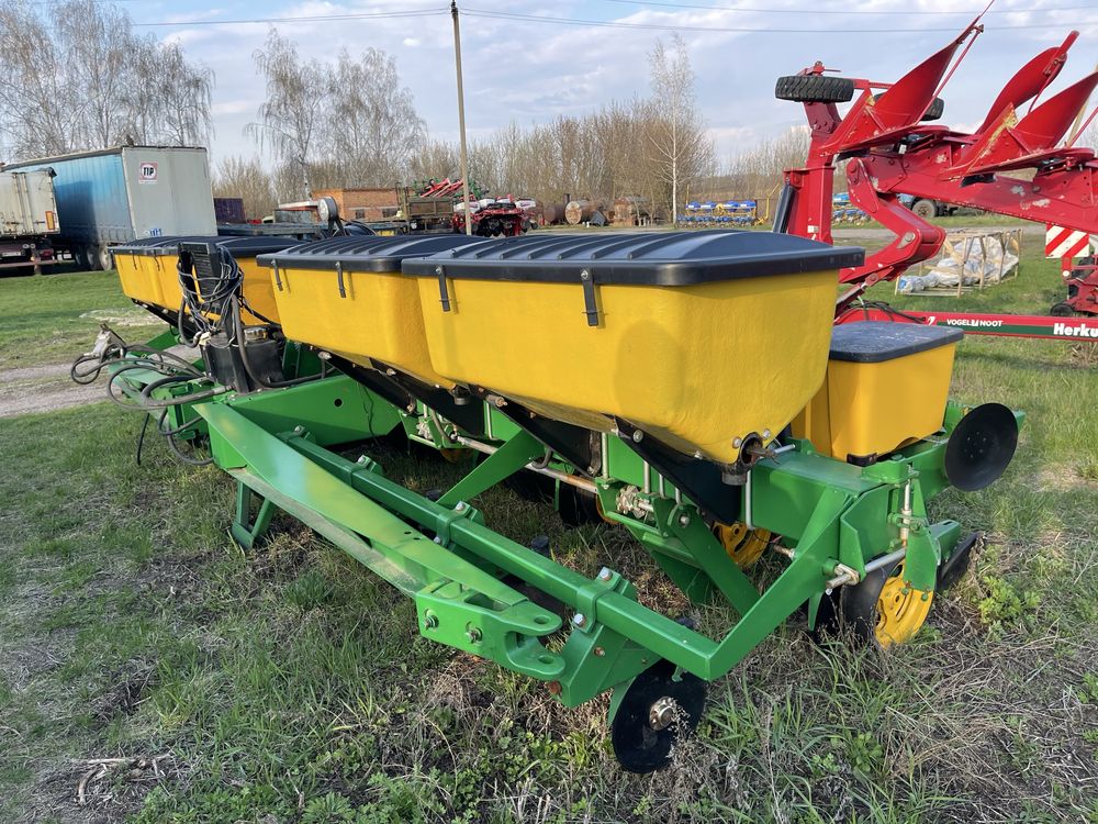 Сіялка пневматична John Deere 7000 механіка