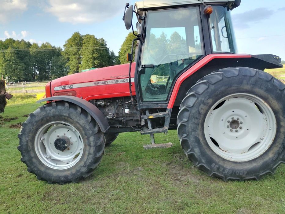 Ciągnik Massey Fergus