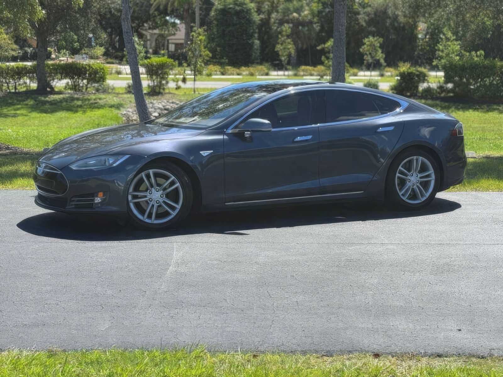 2015 Tesla Model S 85D