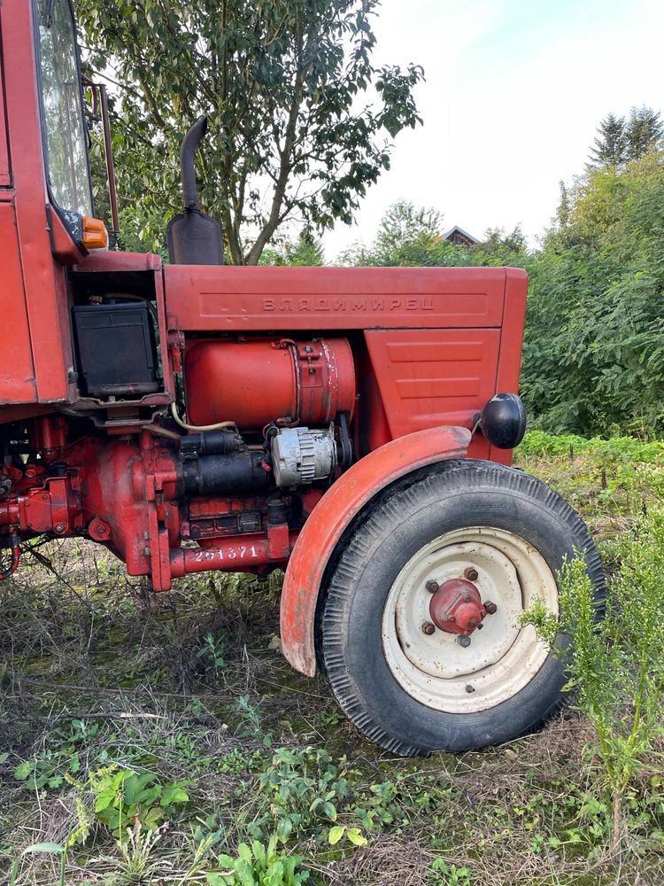 Traktor  Władimirec T25 A2