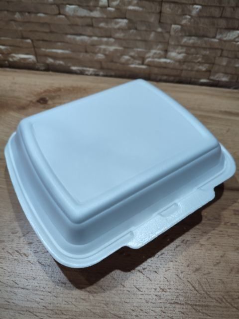 Pojemniki styropianowe obiadowe niedzielone gastronomia
