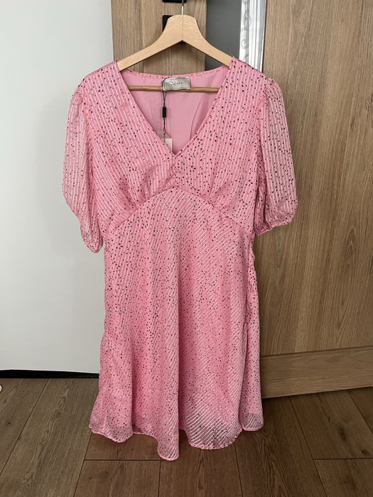 Piekna sukienka Neo Noir 42