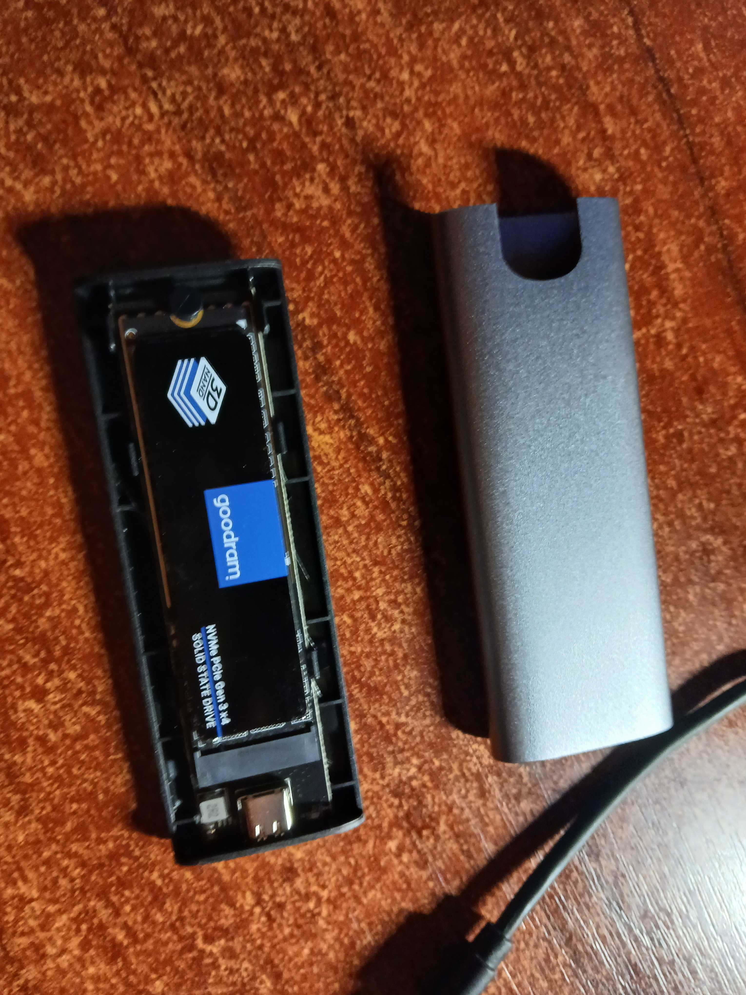 SSD M.2 та 2,5" накопичувачі