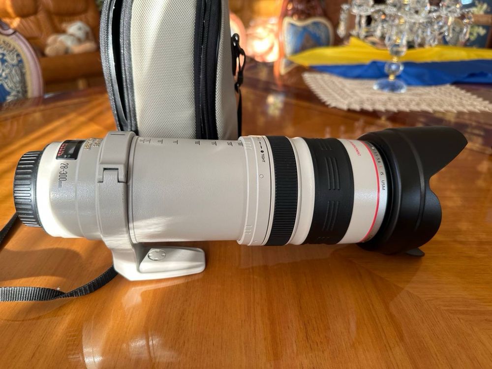 Обʼєктив Canon EF 28-300 3.5-5.6 L IS USM Кенон