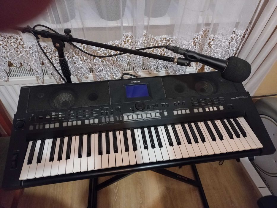 Yamaha psr s 650