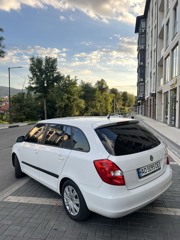 Skoda Fabia 2011 рік