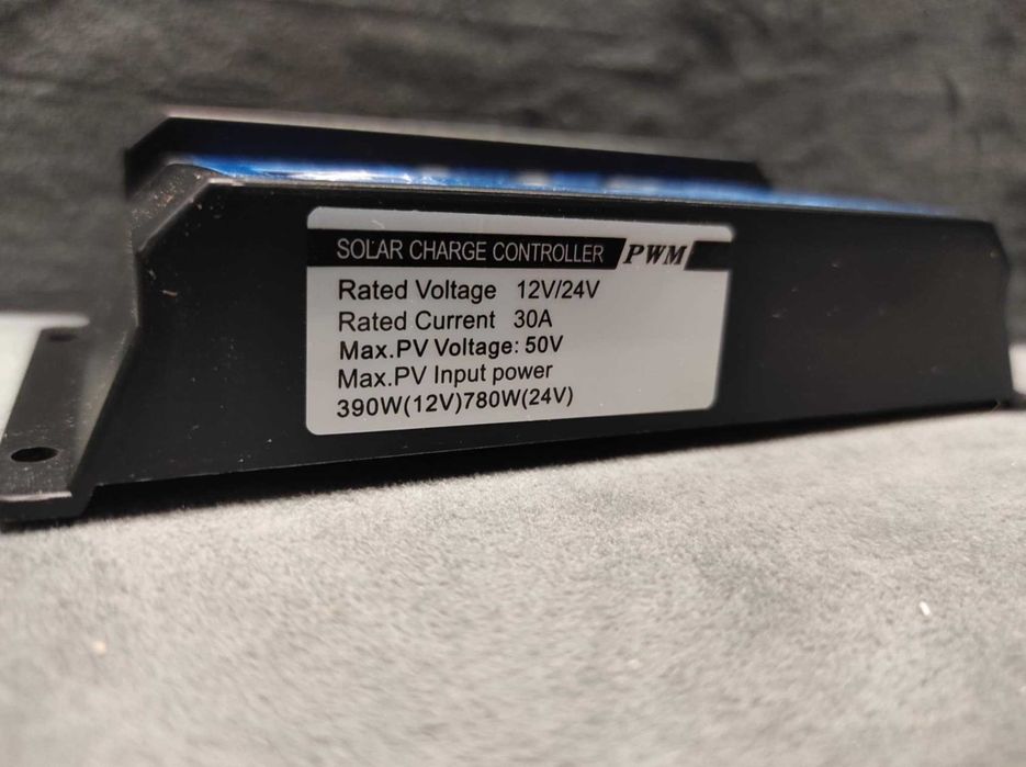 Solarny regulator ładowania 12V/24V 20A