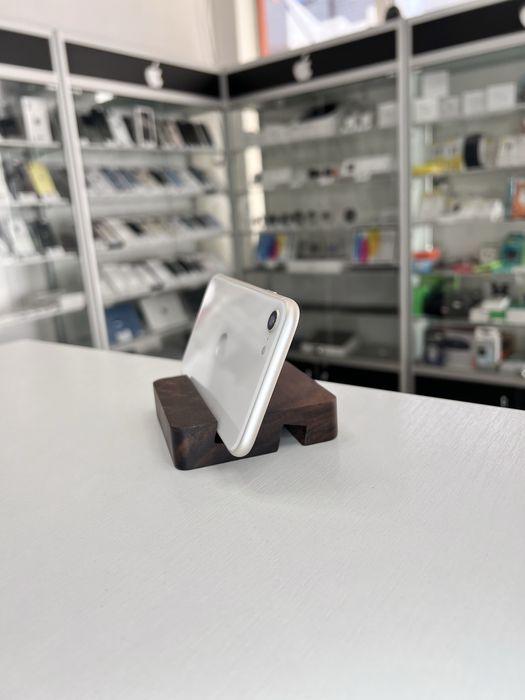 iPhone SE 2023 (gen-3) 128GB Starlight NEVERLOCK