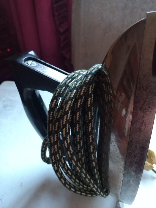 Продам утюг рабочий.