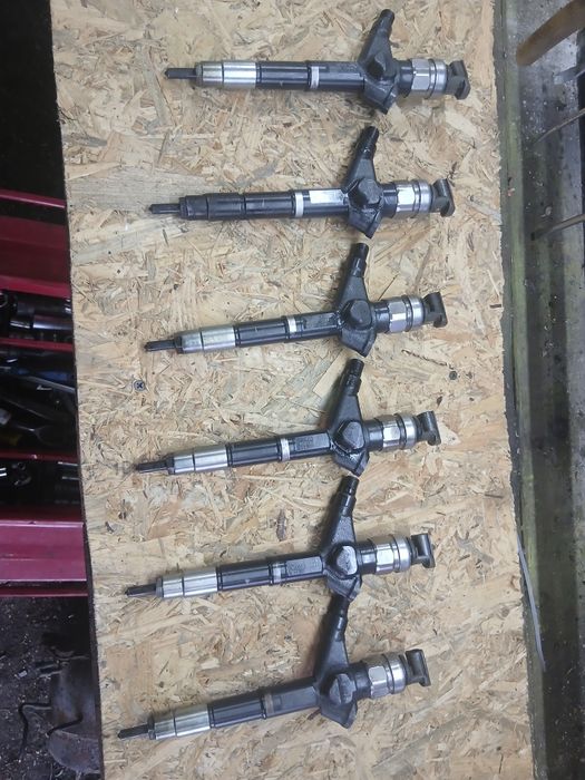 Форсунки nissan  Novara 2.5