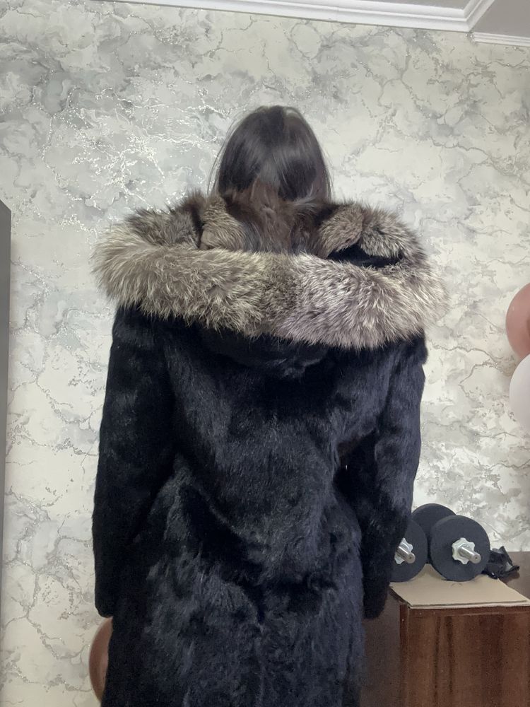 Шуба з чорнобурки