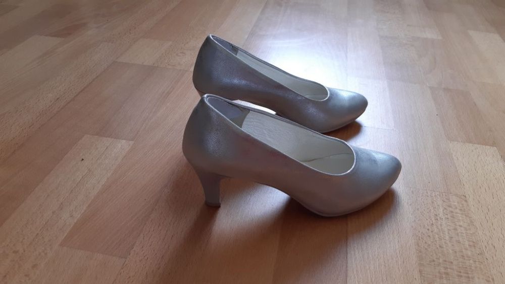buty ślubne na małym obcasie