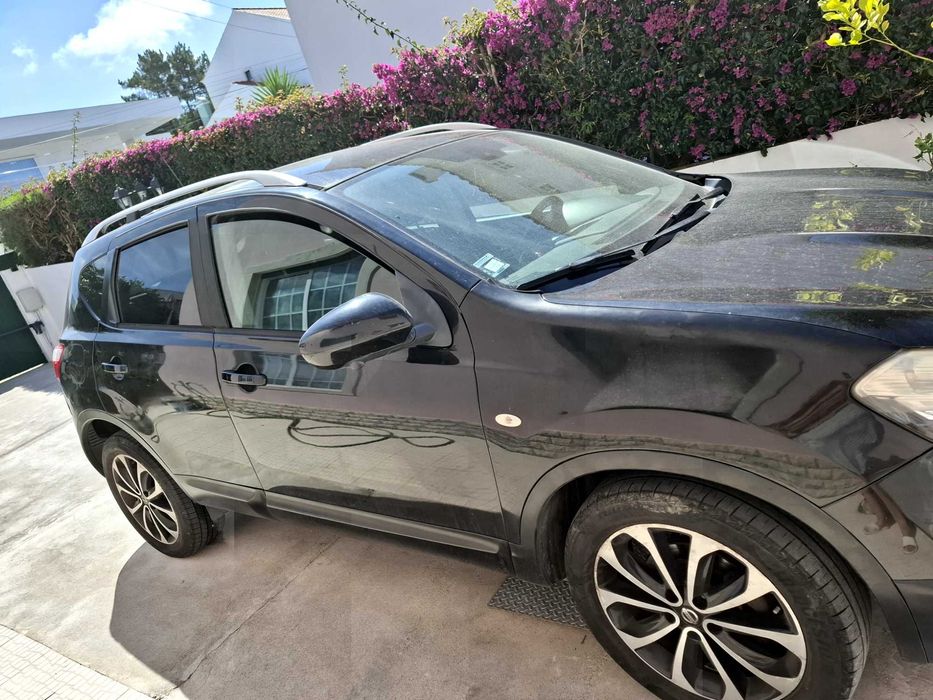 Nissan preto 1600