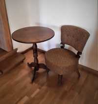 Fotel zabytkowy i stolik kawowy