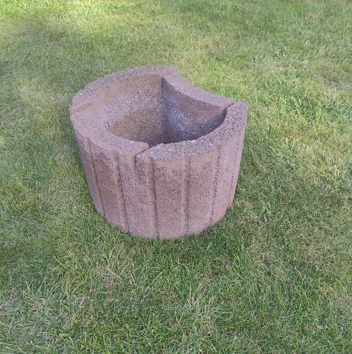 Gazon betonowy, donica - półksiężyc
