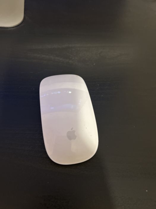 iMac Mac 27” polegadas i5 (2017) 8GB RAM com teclado e rato.