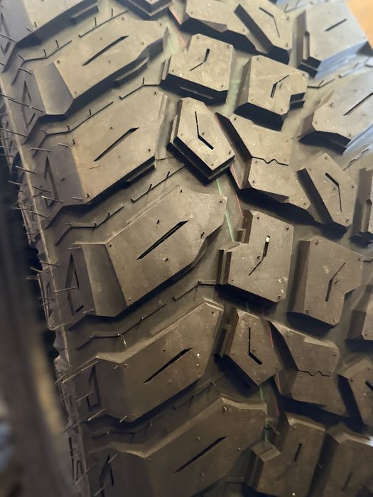 Jantes 18 6x139,7  com pneus 33x12.5 r18