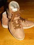 Sneakersy Buty skórzane damskie za kostkę Beżowe Puma rozm. 40