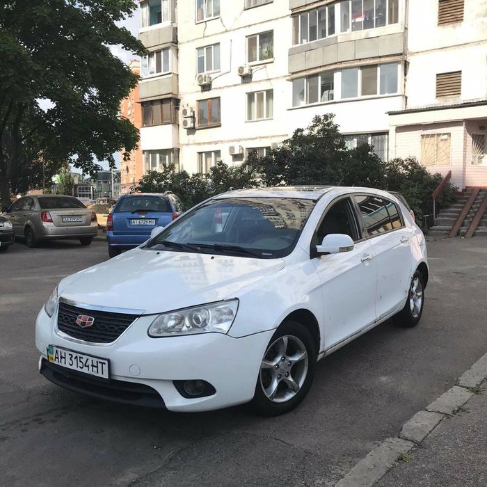 Разборка запчасти шрот джили емгранд ес7 хетчбек Geely emgrand