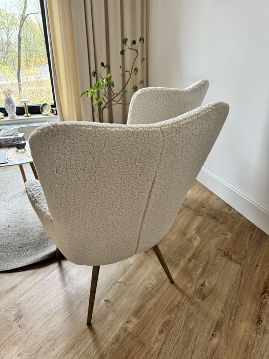 Fotele boucle białe