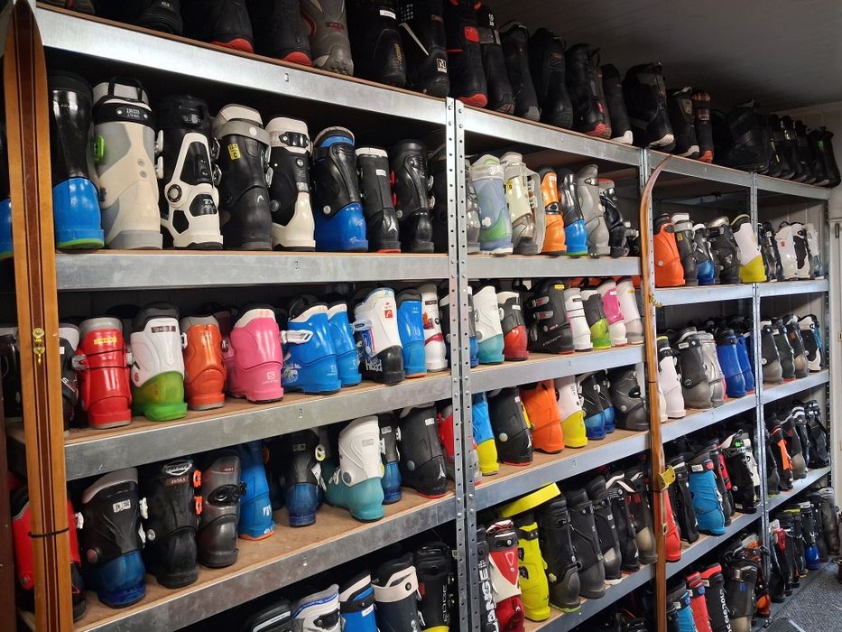 Wypożyczalnia nart I snowboardów