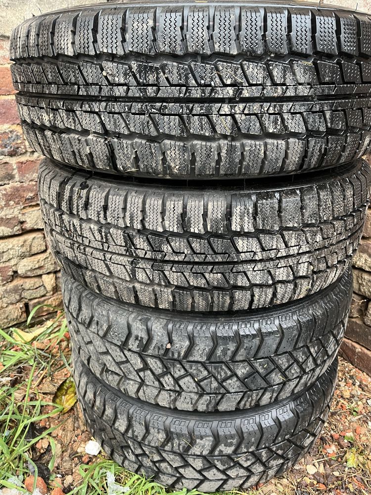 Oferta sprzedaży opon zimowych Diamondebac 225/65R16C z felgam