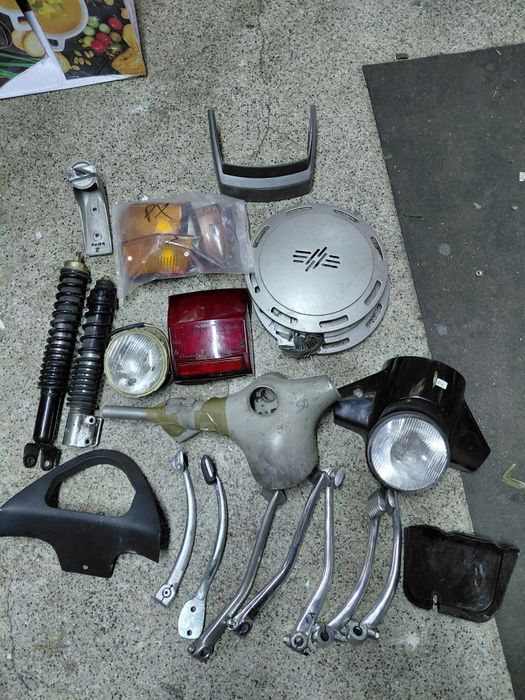 Peças vespa usadas (ver várias fotos).