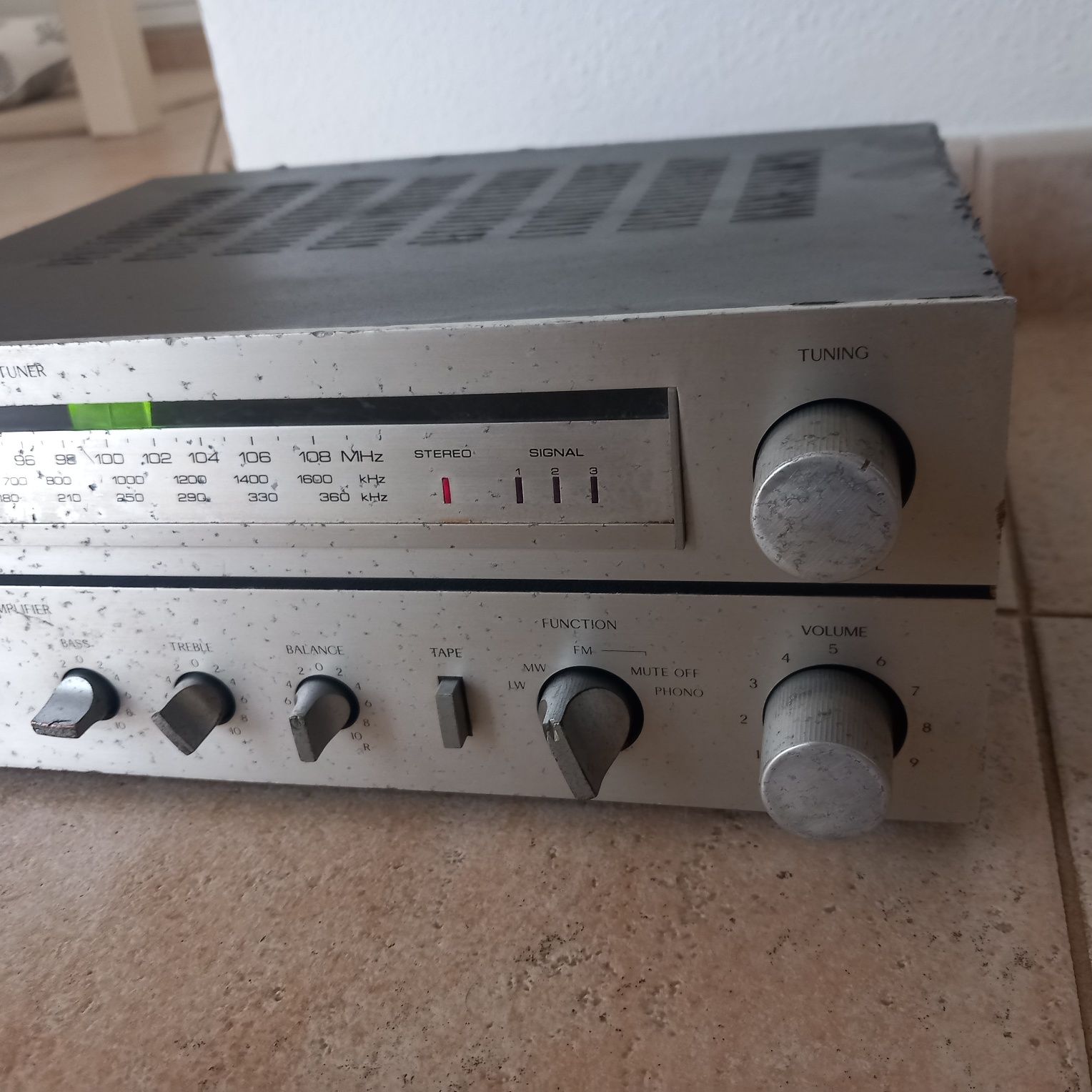 Rotel stereo receiver/Amplificador