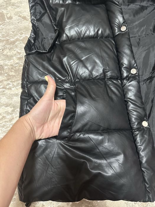 Жилетка еко шкіра ,розмір L з ремінцем