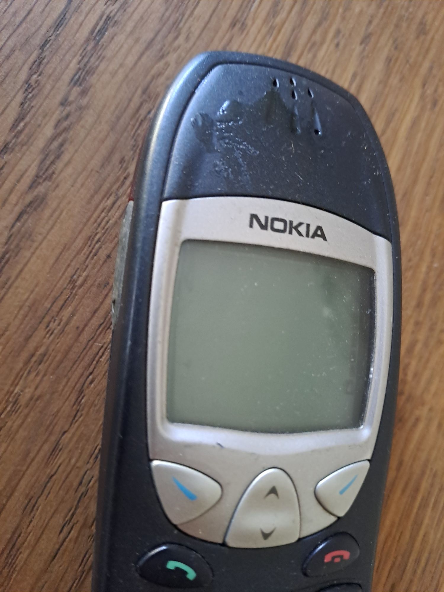 Kultowa Nokia 6210 z ładowarką - Sprawna