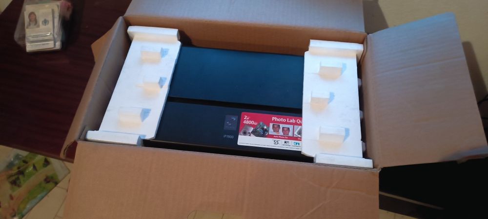 Stara drukarka canon i urządzenie wielofunkcyjne HP