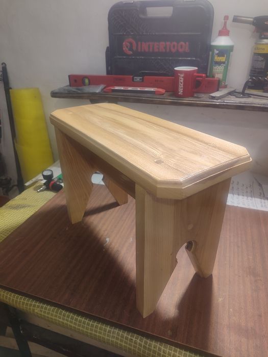 Стільчик з Ясену