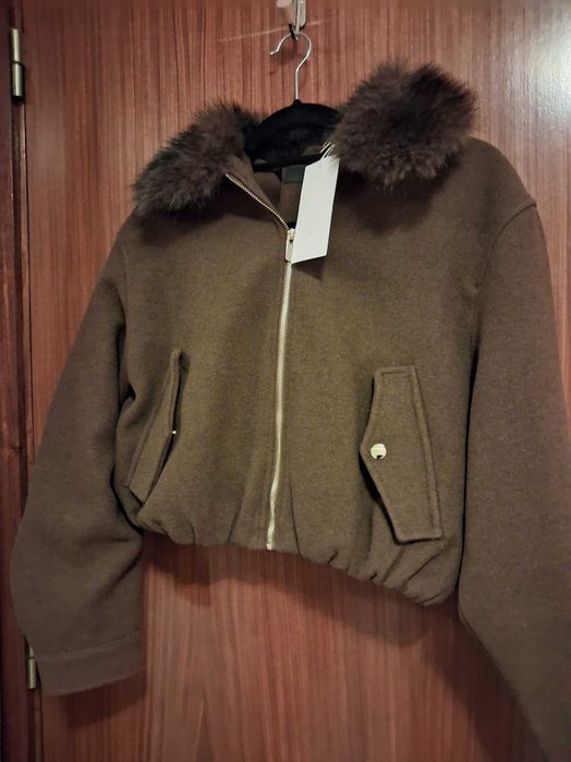 Bomber soft com gola efeito pelo Zara