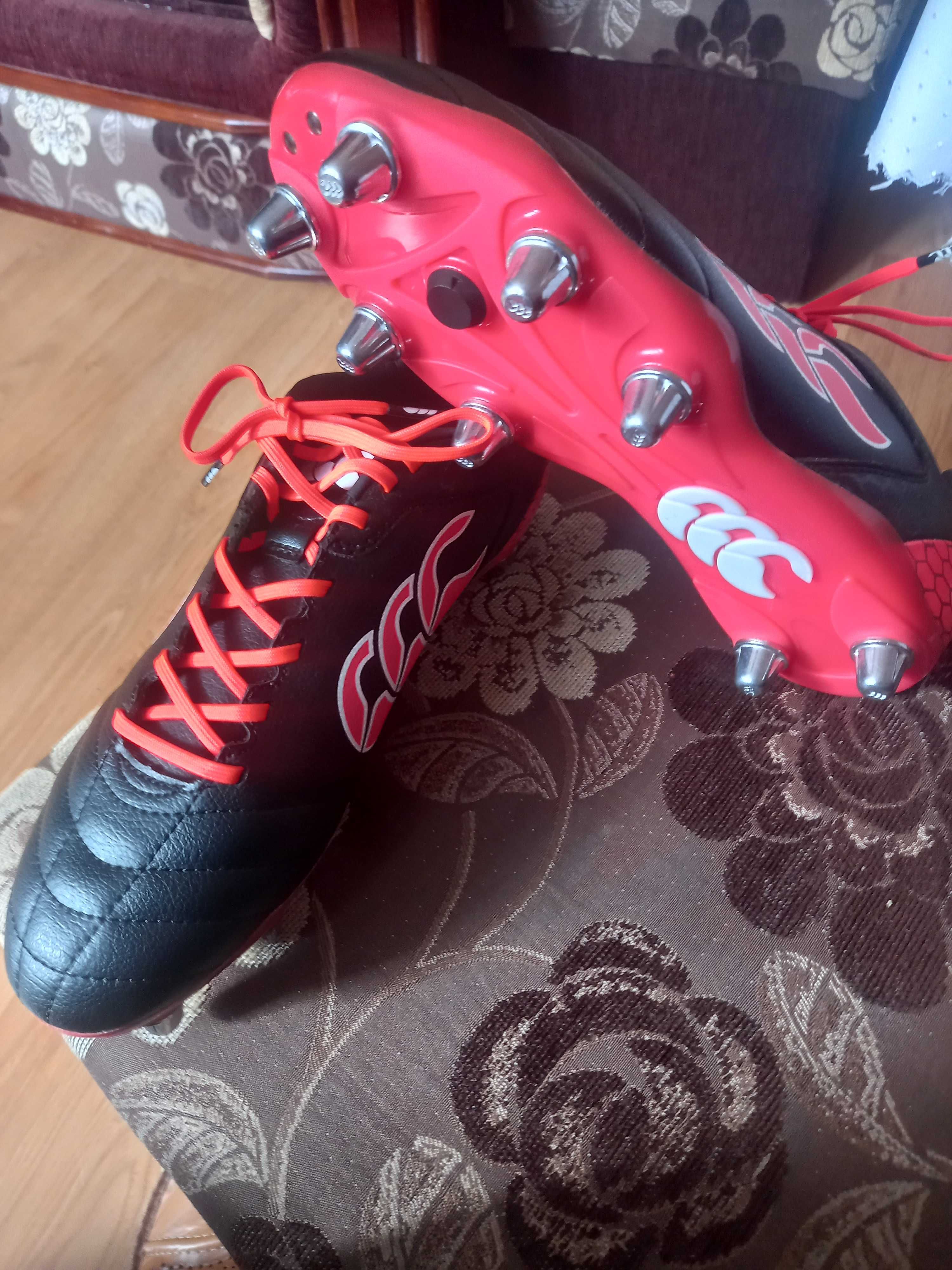 buty sportowe do rugby z wkrętami